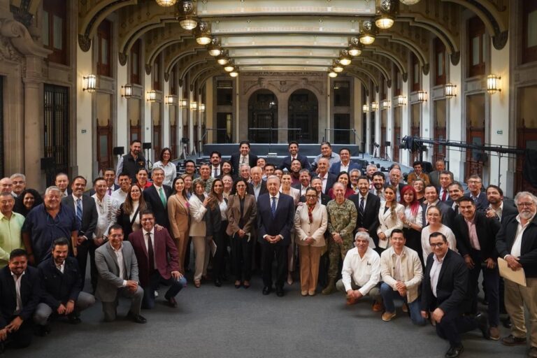 amlo monreal palacio nacional